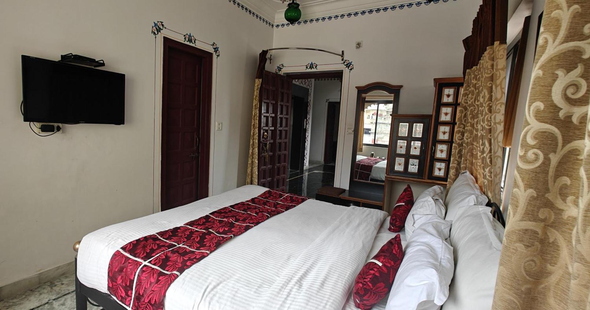 Baba Palace - A Heritage Hotel, Udaipur Buitenkant foto