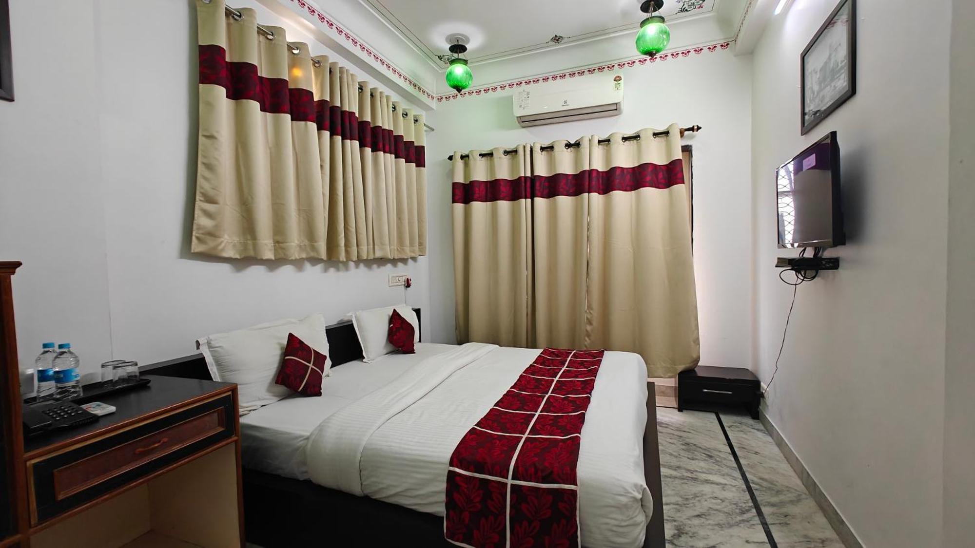 Baba Palace - A Heritage Hotel, Udaipur Buitenkant foto