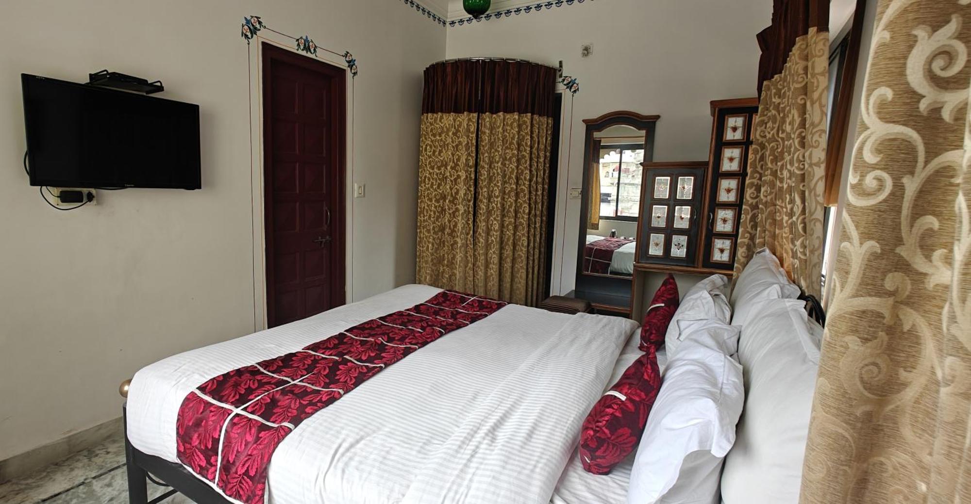 Baba Palace - A Heritage Hotel, Udaipur Buitenkant foto